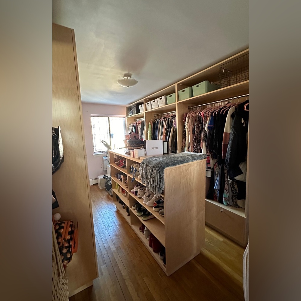 Welcome to Stephania’s Closet